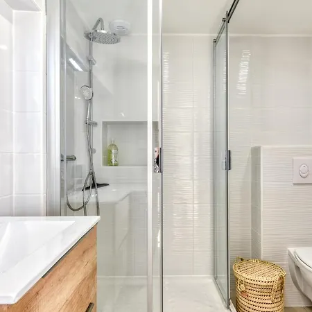 Daire Le 11 Jacuzzi Avec Terrasses Clim Netflix Parking